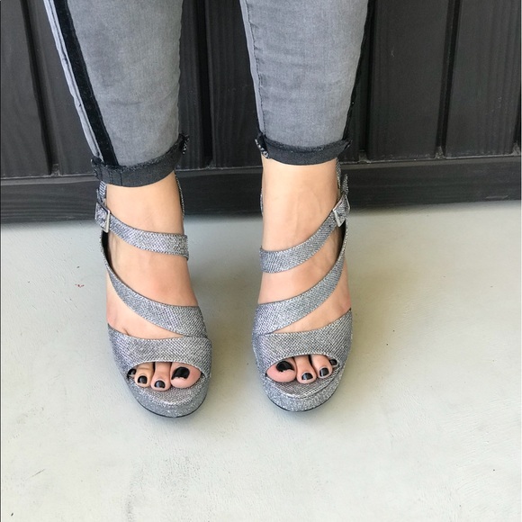 Chunky Heel Silver Platform Sandal - Picture 4 of 7